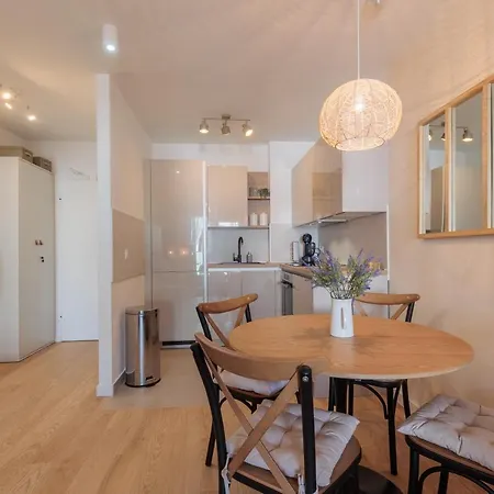 Borik شقة زادار