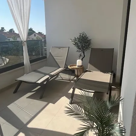 Borik شقة زادار